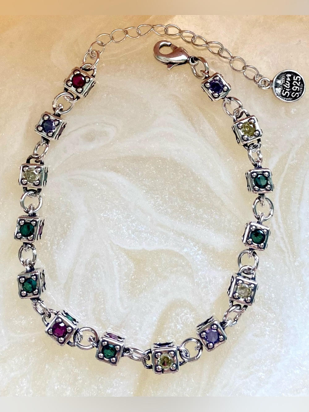 Multicoloured silver bracelet with square charms